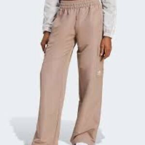 Adidas Originals💗Woven wide leg cargo❤️like new